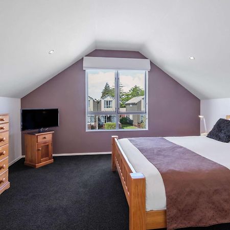 Ramada Resort By Wyndham Rotorua Marama Exterior photo