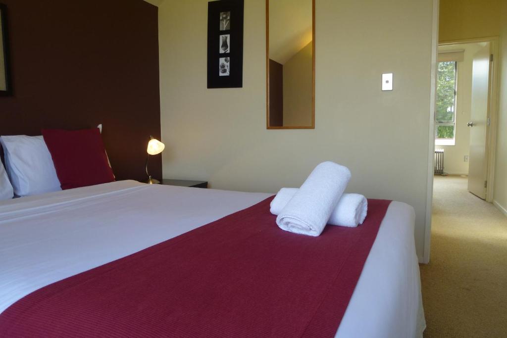 Ramada Resort By Wyndham Rotorua Marama Exterior photo
